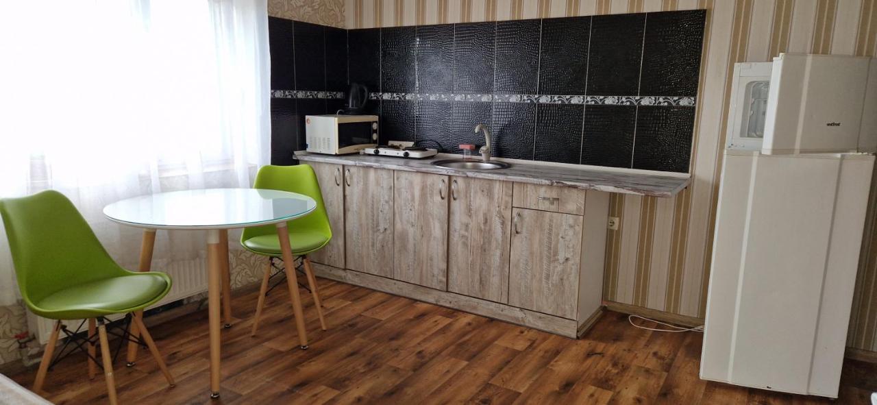 Yanovskogo 1K Shin Apartment Кропивницкий Екстериор снимка